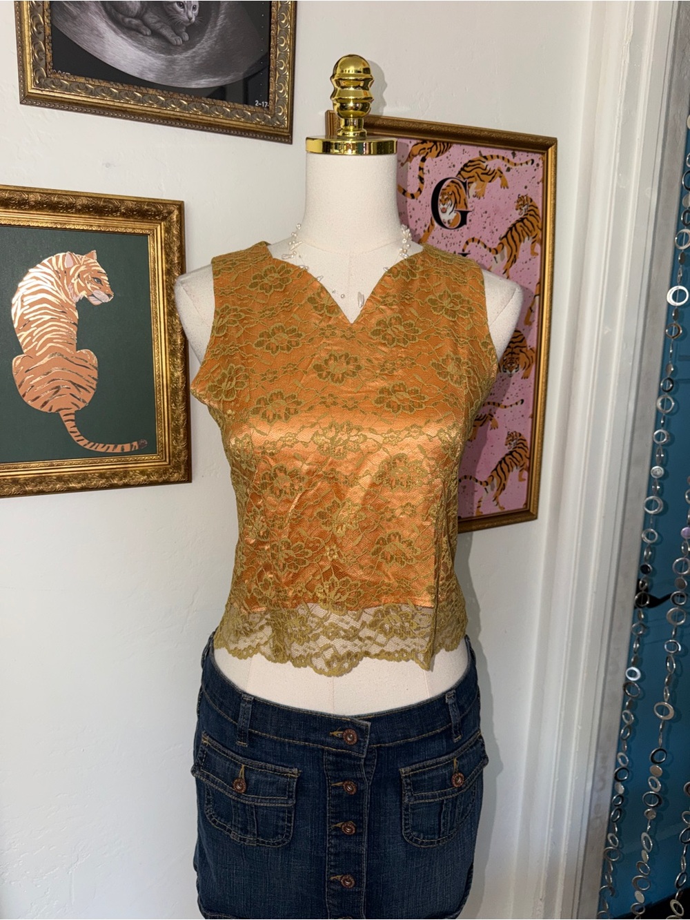 Vintage Y2K Lace Sleeveless V-Neck Top